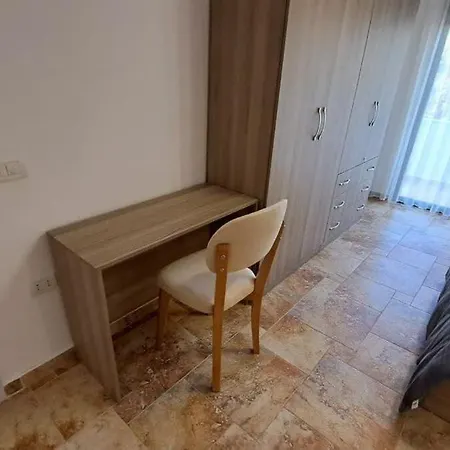 Beachside Living 662 골렘