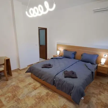 Beachside Living 662 * Golem (Tirana)