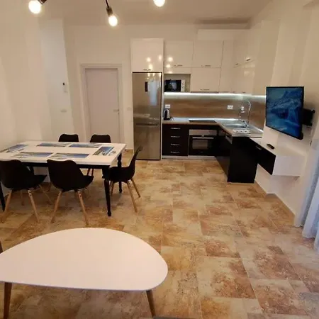 Beachside Living 662 Golem (Tirana)